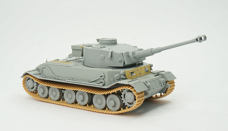 6797 - 1/35 Sd.Kfz.181 Panzerkampfwagen VI(P) w/Zimmerit - Dragon 